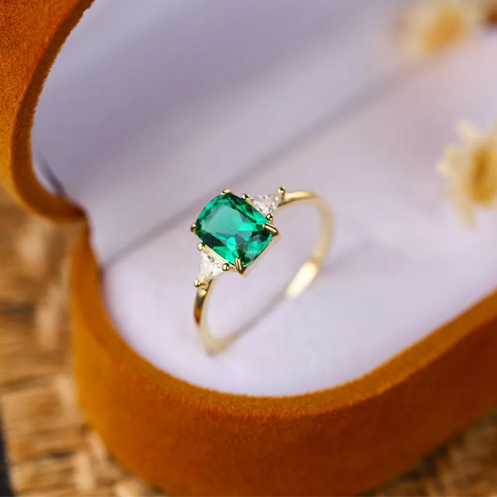 Emerald Gemstone Rings for Women Retro Luxury Ring 925 Sterling Silver