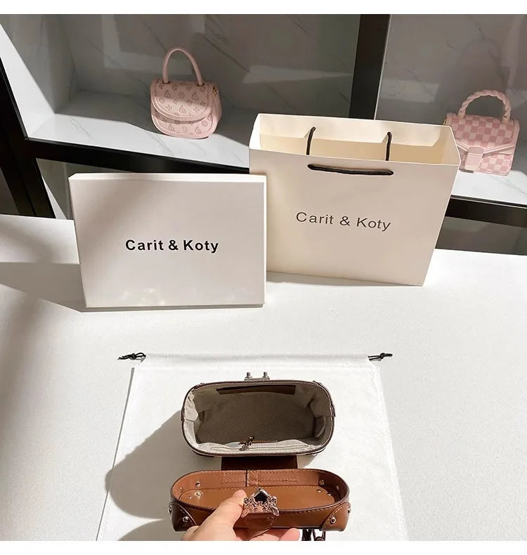 Carit & Koty Stylish and Elegant bag with Crocodile Pattern Embossing and Metal