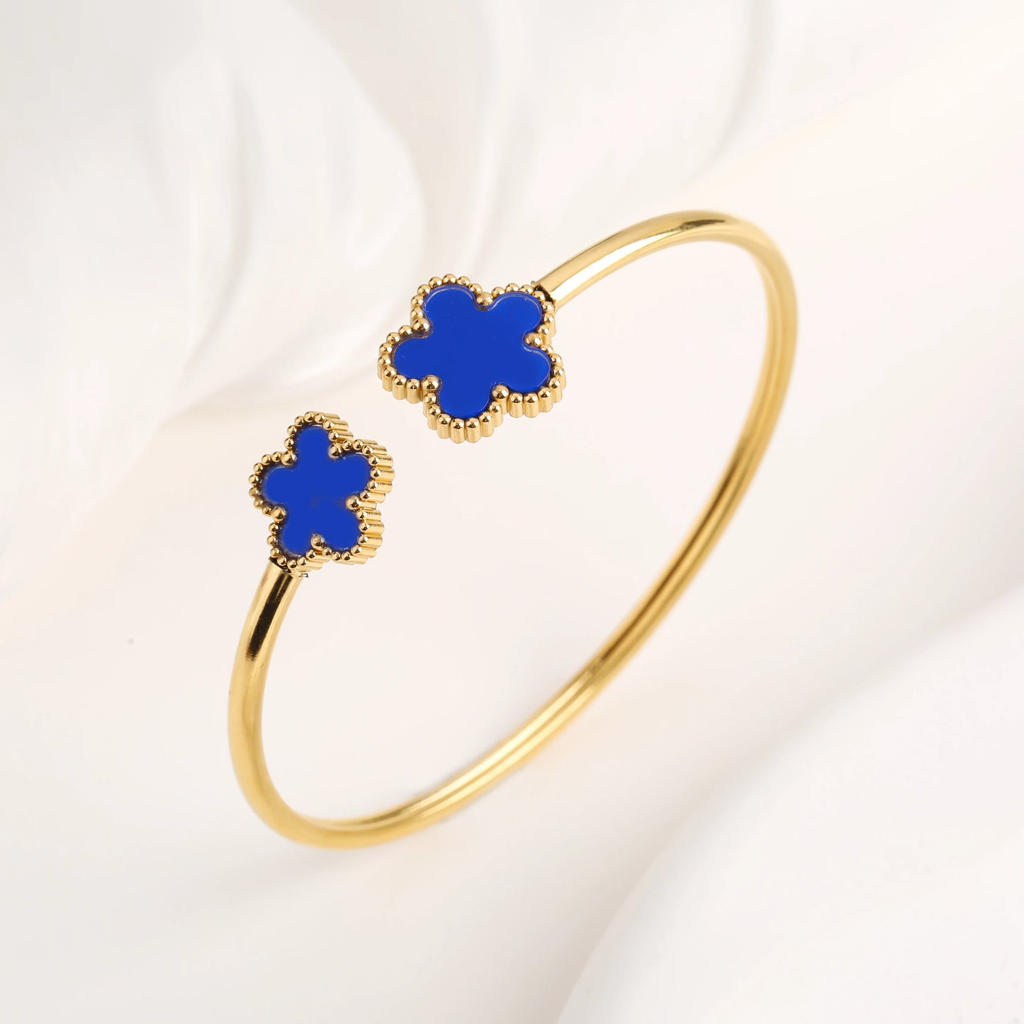 Gold-Plated Five-Leaf Clover Bangle