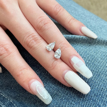 Lumière Drop Moissanite