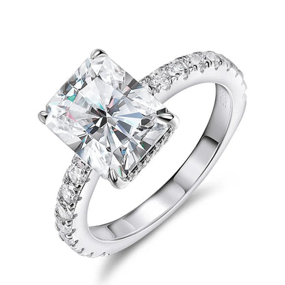 Serenity Emerald Glow 4CT Moissanite Ring