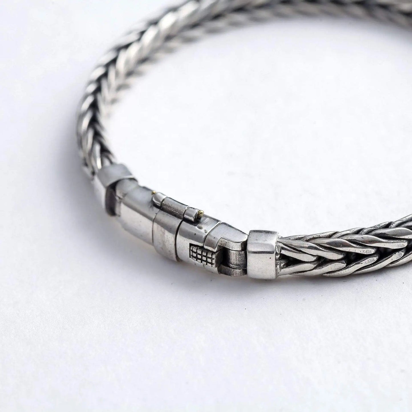 Men’s Retro Keel Bracelet – Pure Silver Power