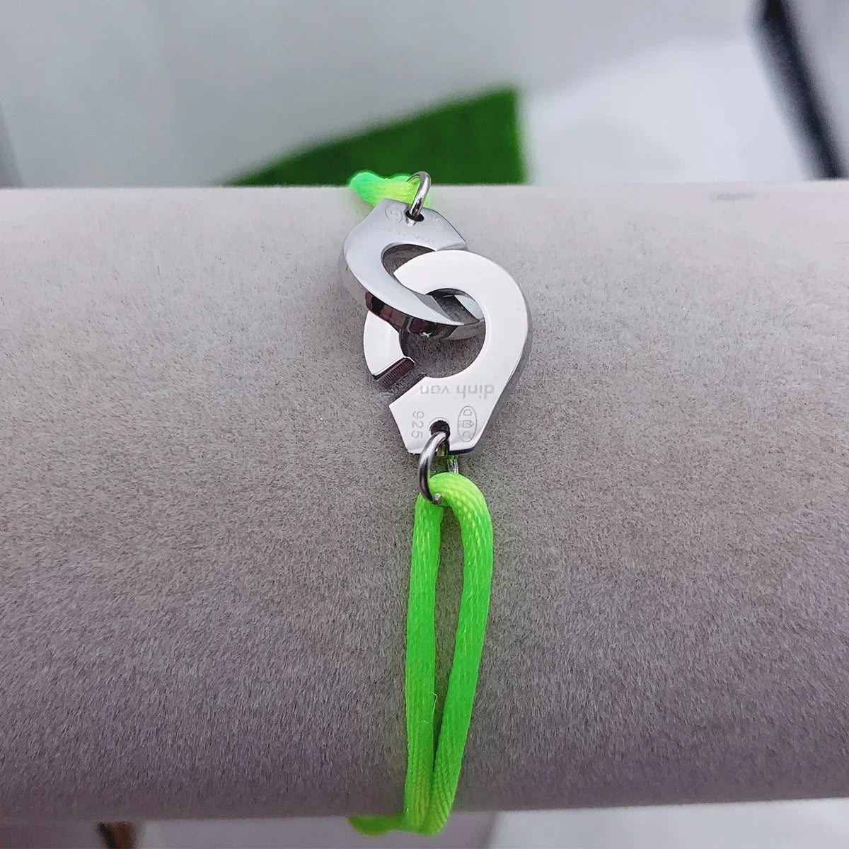 High Quailty Stainless Steel Handcuff Bracelet