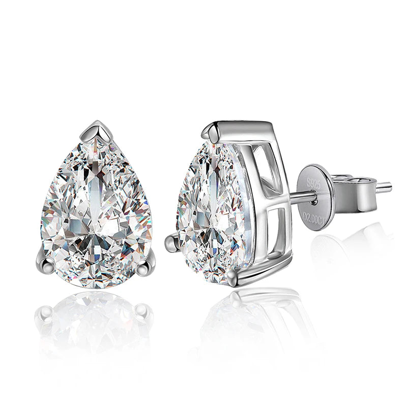 Lumière Drop Moissanite