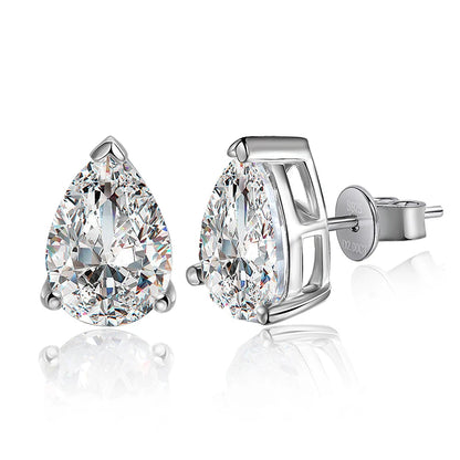 Lumière Drop Moissanite