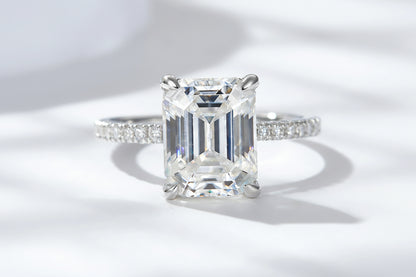 Serenity Emerald Glow 4CT Moissanite Ring
