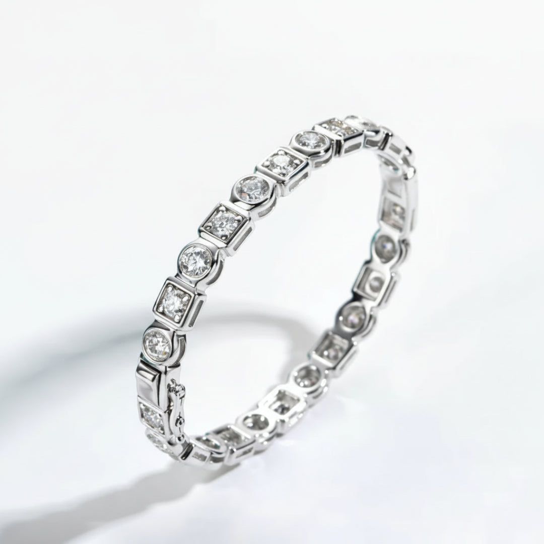 the Éclat Bezel Bracelet