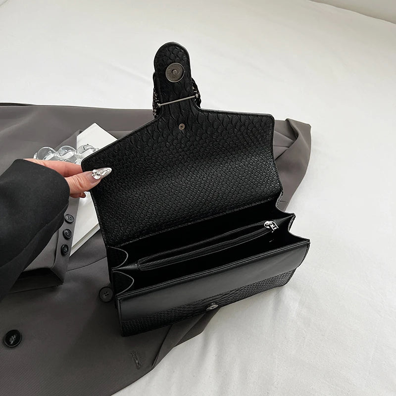 Retro Style Fashion Chain Shoulder Bag for Women Snake Pattern