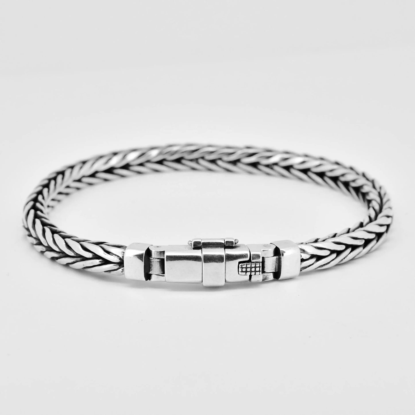 Men’s Retro Keel Bracelet – Pure Silver Power