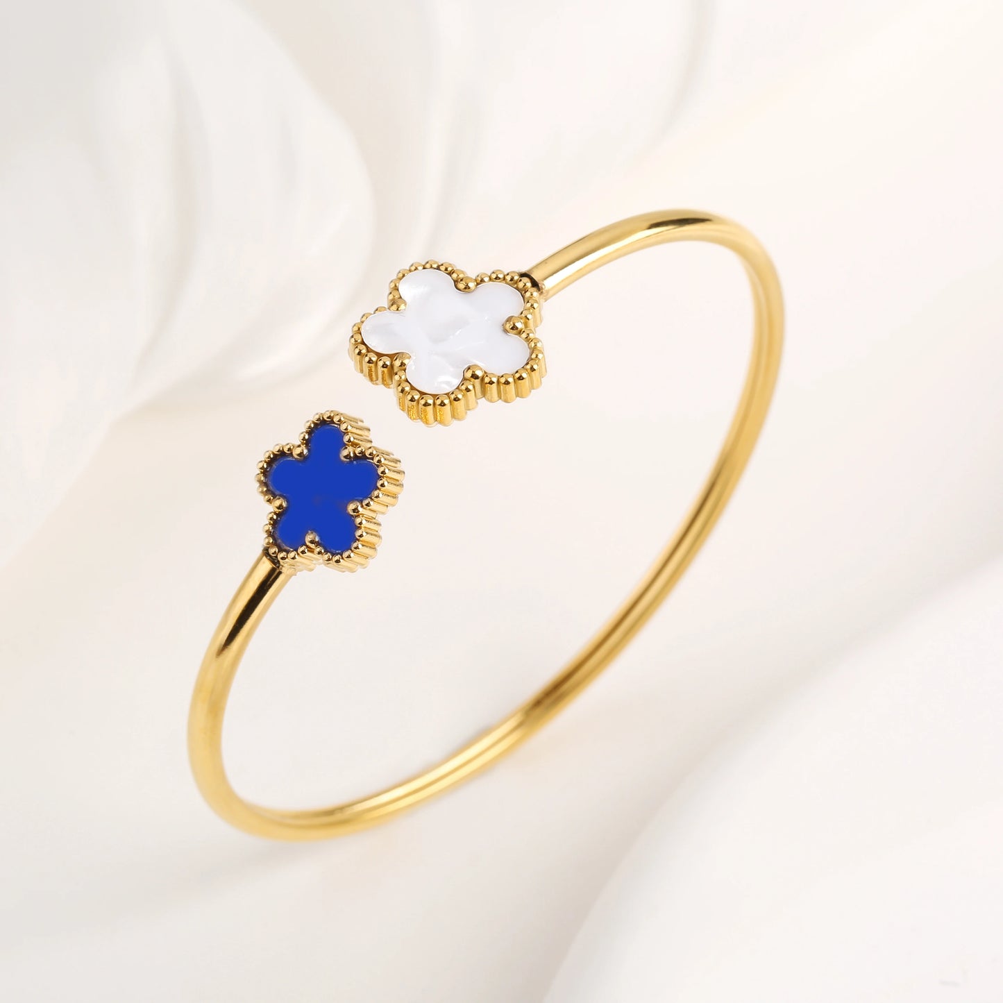 Gold-Plated Five-Leaf Clover Bangle