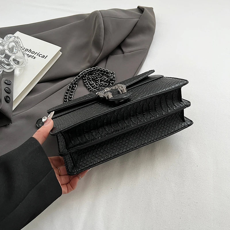 Retro Style Fashion Chain Shoulder Bag for Women Snake Pattern