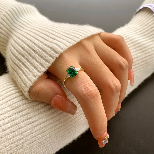 Emerald Gemstone Rings for Women Retro Luxury Ring 925 Sterling Silver