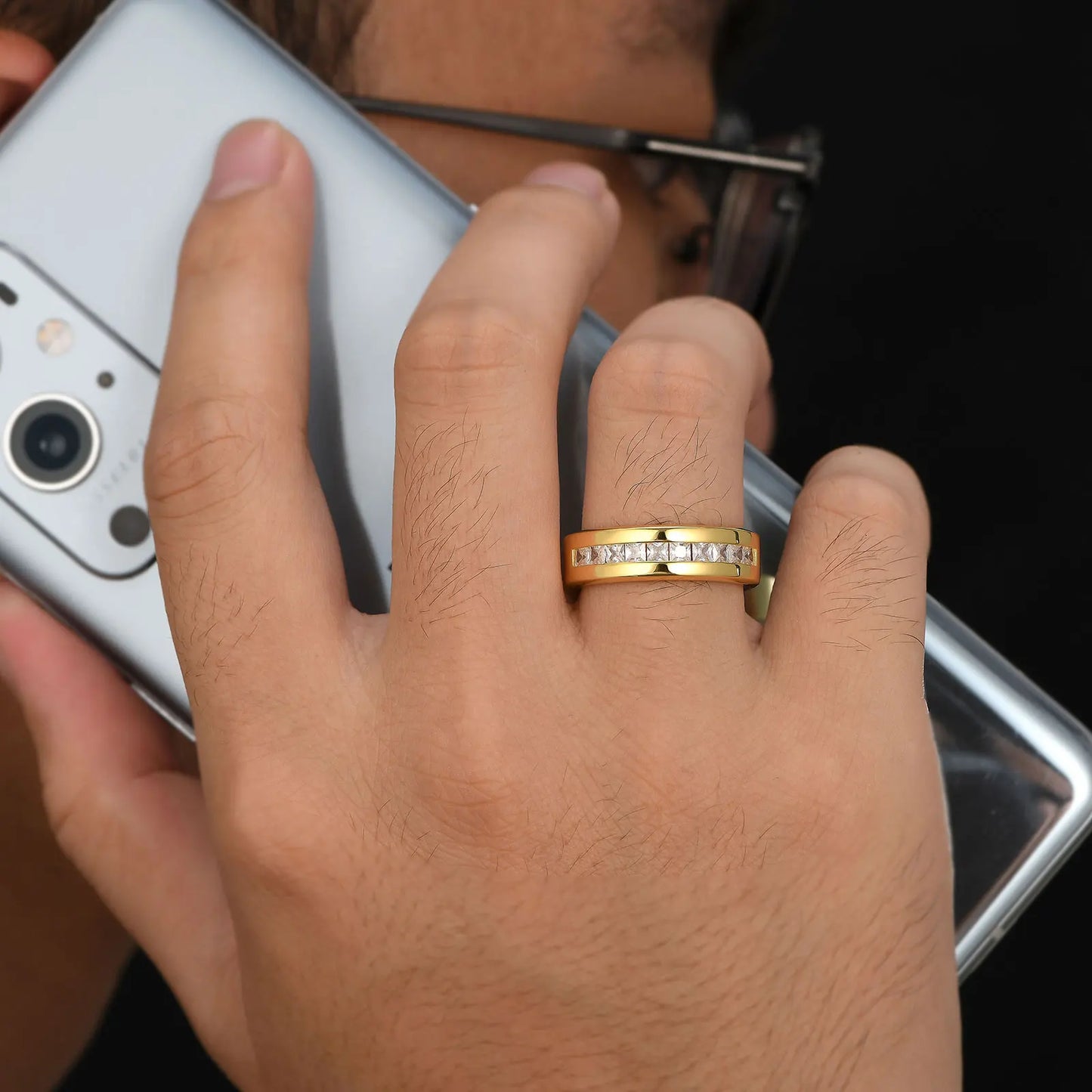 The Eternal Flame Men’s Moissanite Wedding Band