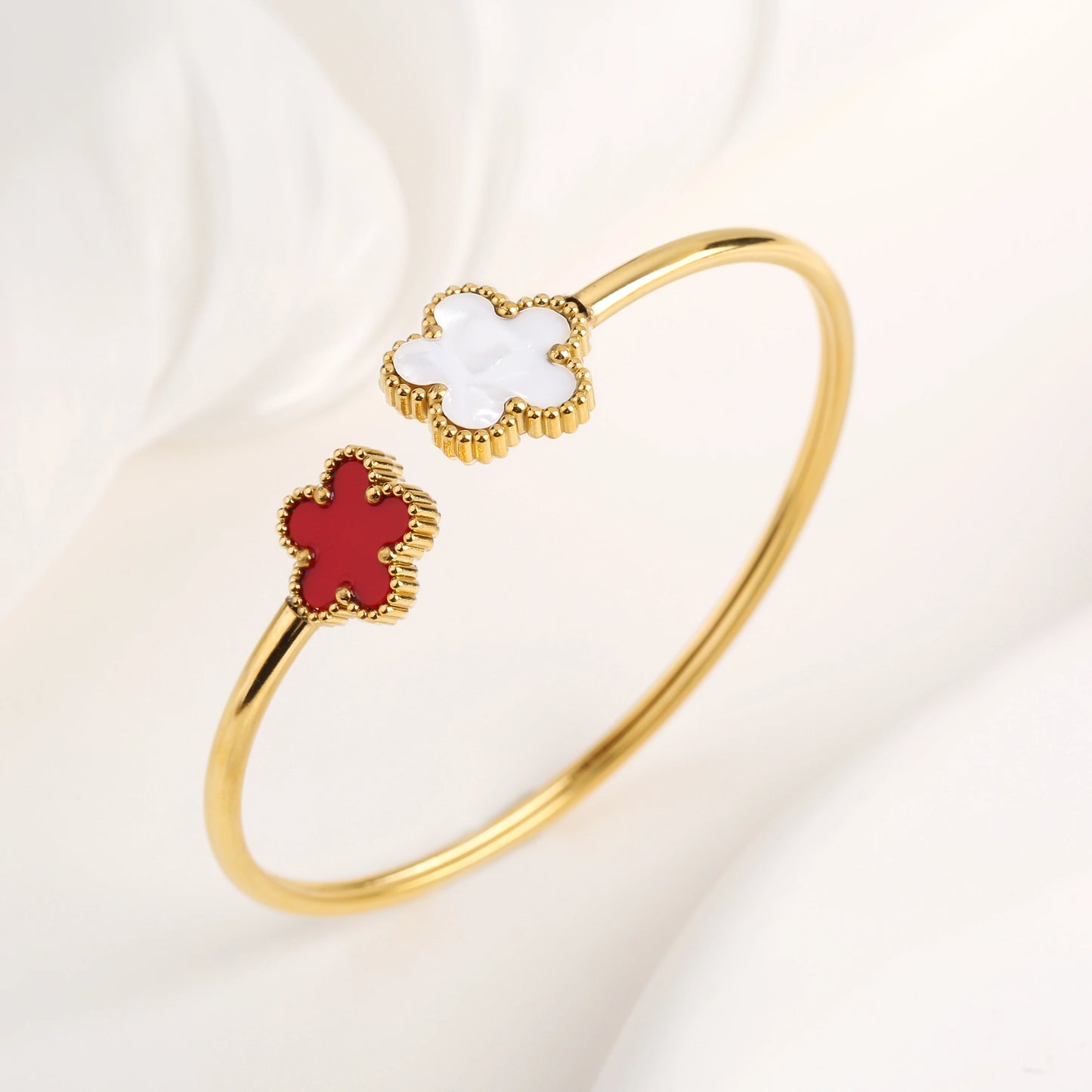 Gold-Plated Five-Leaf Clover Bangle