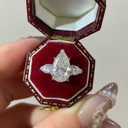 Royal Sovereign 2 Carat Moissanite Majesty Ring