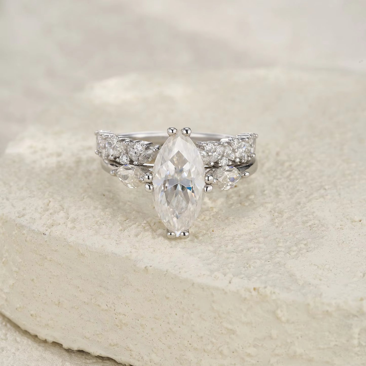 AURORA Marquise Sparkle Ring