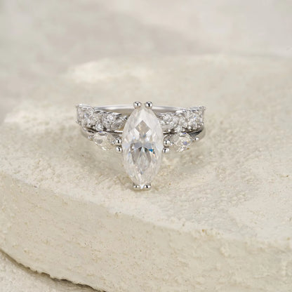 AURORA Marquise Sparkle Ring